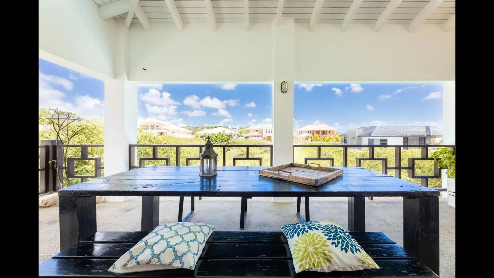 Villa Milonga - Beautiful Villa With Pool Near The Beach Jan Thiel Curaçao
